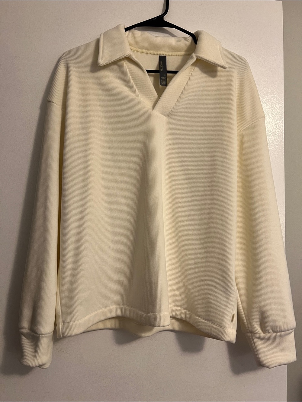 Mondetta Cream V-Neck Pullover